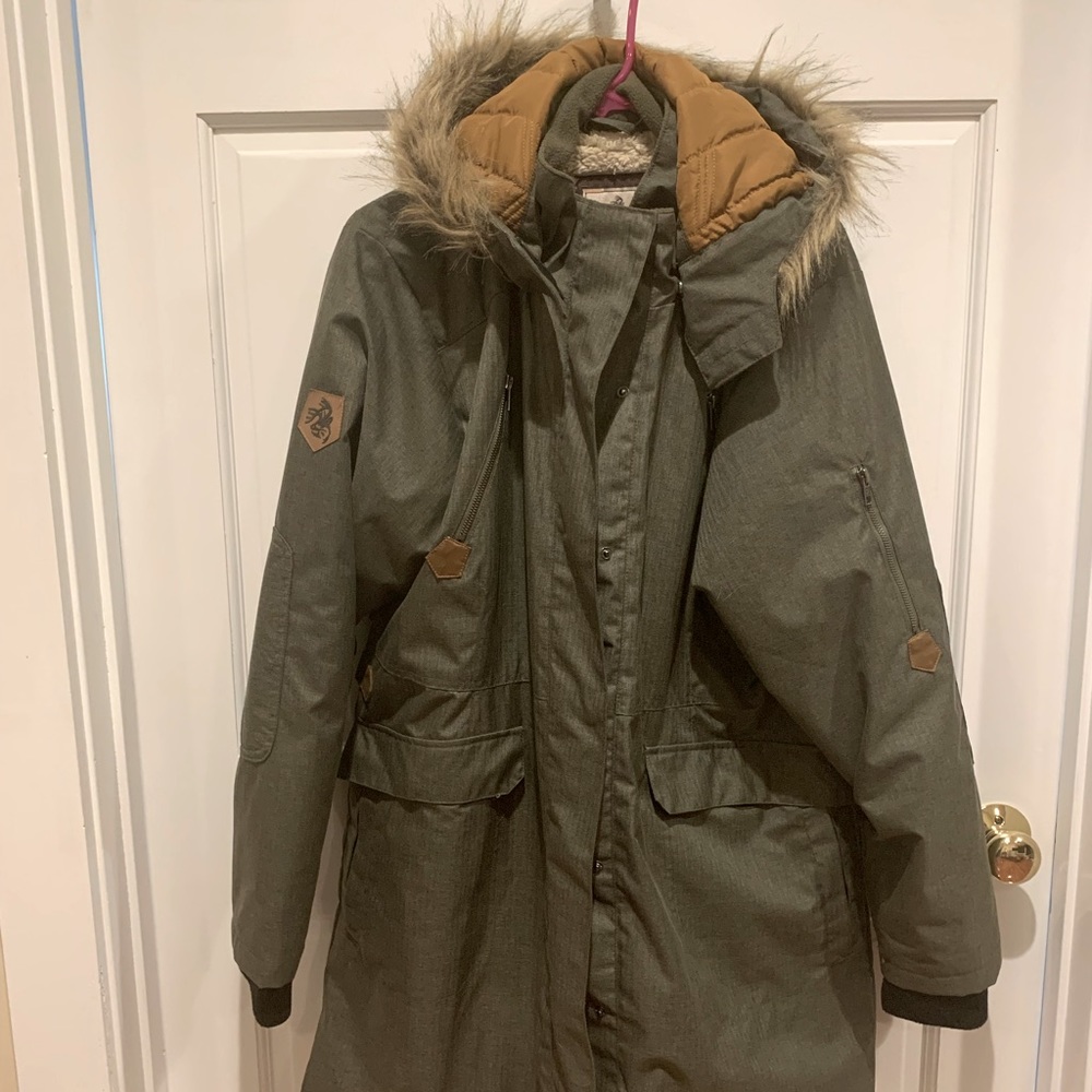 Legendary Whitetails jacket, XXL in an olive green with brown  accent colors
